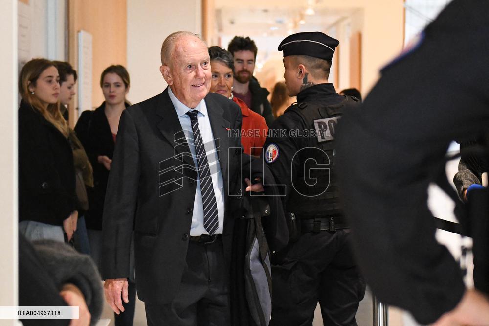 Professor Joyeux Is On Trial For Conducting "Unauthorized" Clinical Experiments - Paris