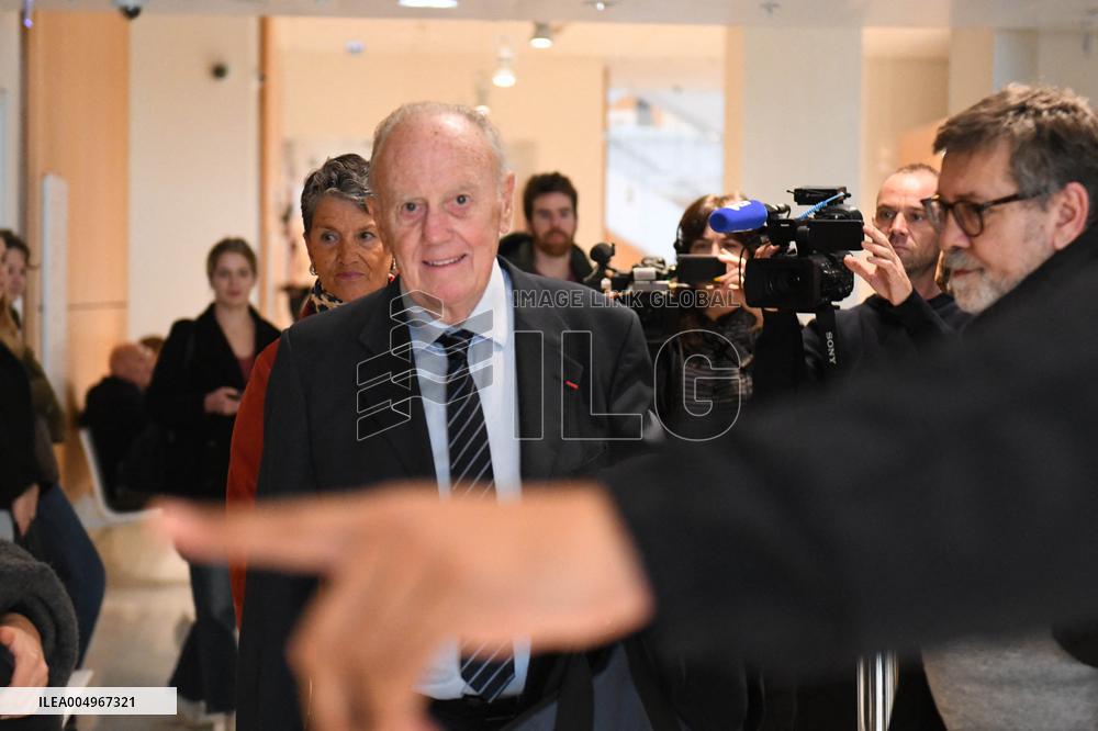 Professor Joyeux Is On Trial For Conducting "Unauthorized" Clinical Experiments - Paris