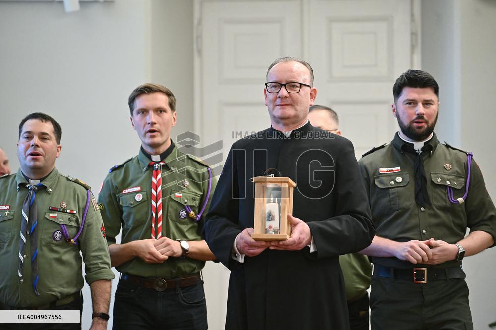Bethlehem Light of Peace at The Presidential Palace - Warsaw