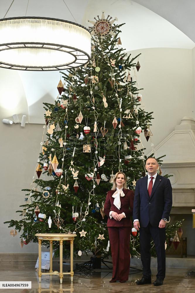 Bethlehem Light of Peace at The Presidential Palace - Warsaw