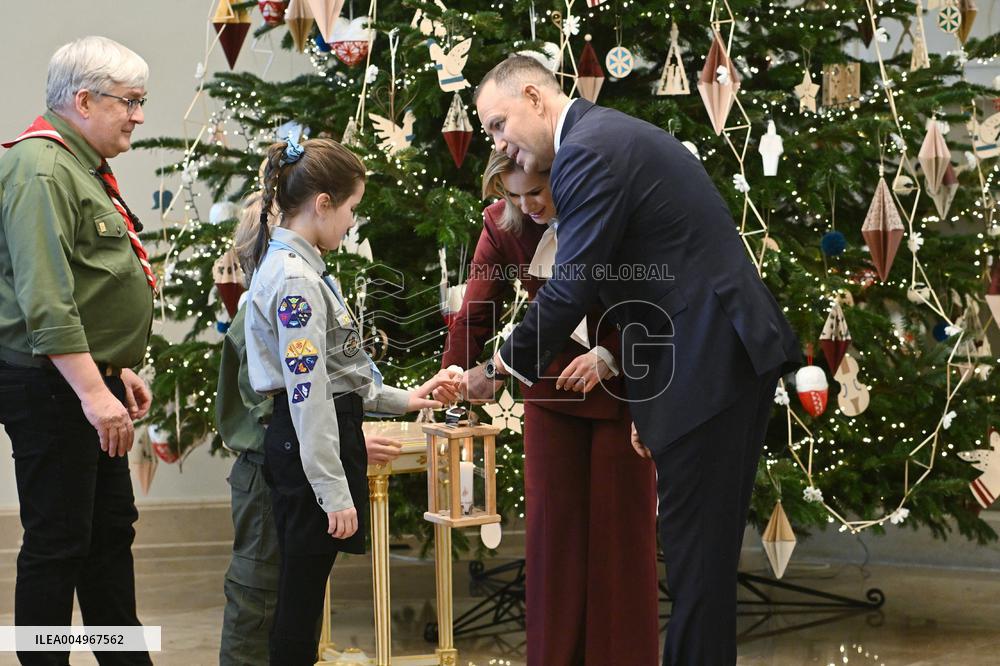 Bethlehem Light of Peace at The Presidential Palace - Warsaw