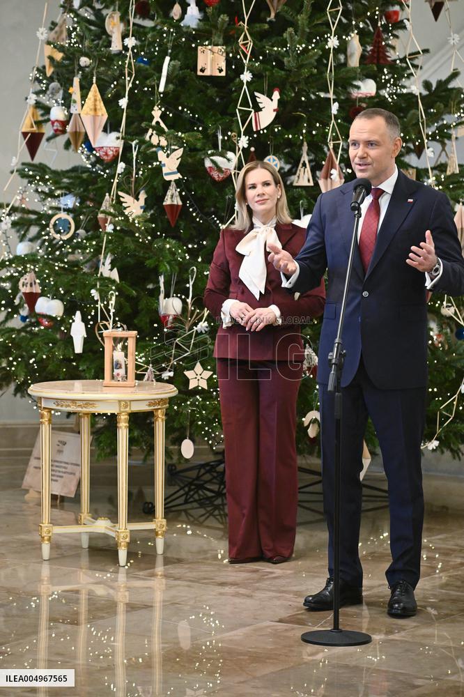 Bethlehem Light of Peace at The Presidential Palace - Warsaw