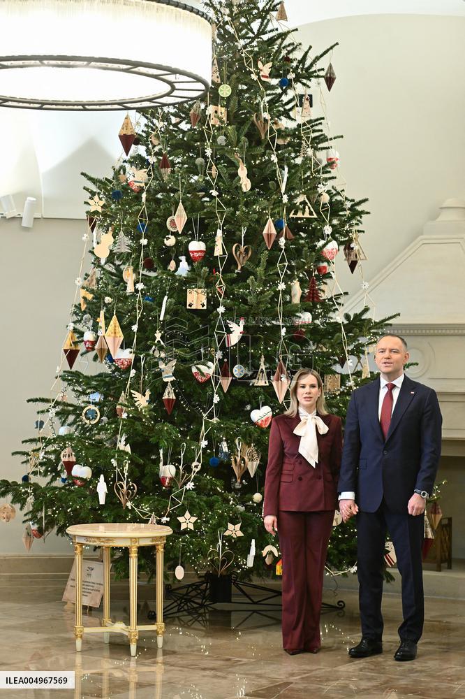 Bethlehem Light of Peace at The Presidential Palace - Warsaw