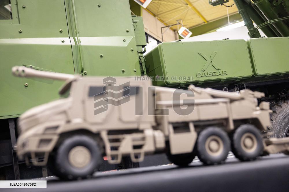 Illustrations of the military defence system supplier KNDS - Versailles AJ