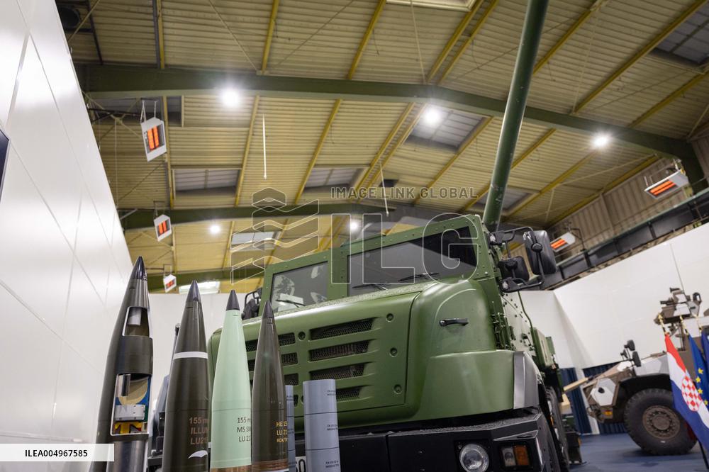 Illustrations of the military defence system supplier KNDS - Versailles AJ