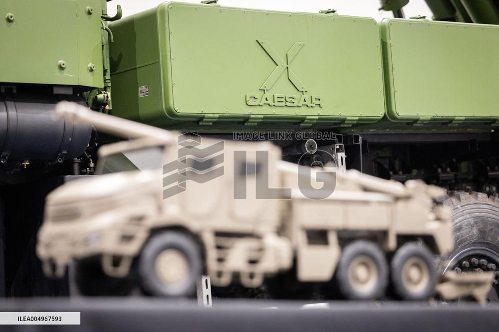 Illustrations of the military defence system supplier KNDS - Versailles AJ