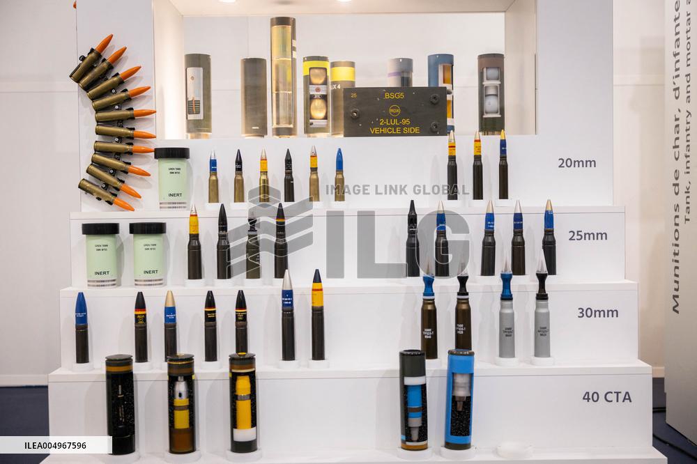 Illustrations of the military defence system supplier KNDS - Versailles AJ