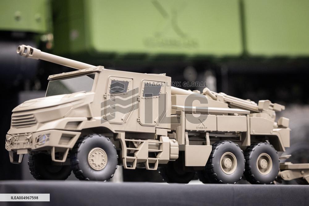Illustrations of the military defence system supplier KNDS - Versailles AJ