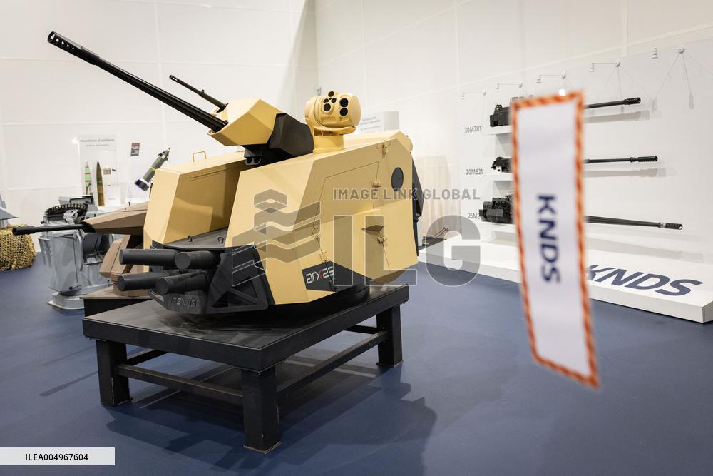 Illustrations of the military defence system supplier KNDS - Versailles AJ