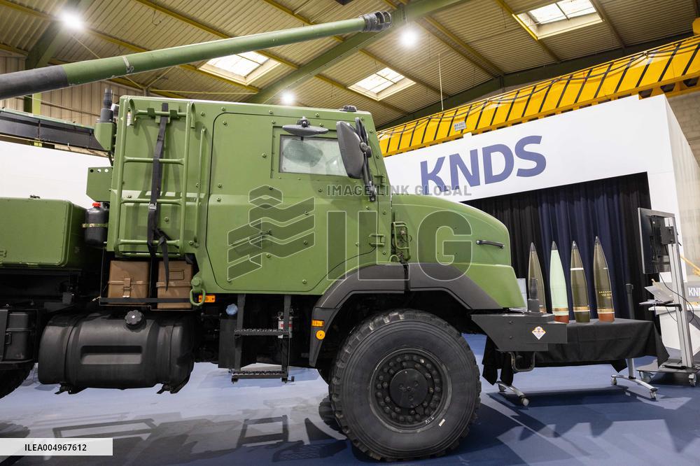 Illustrations of the military defence system supplier KNDS - Versailles AJ