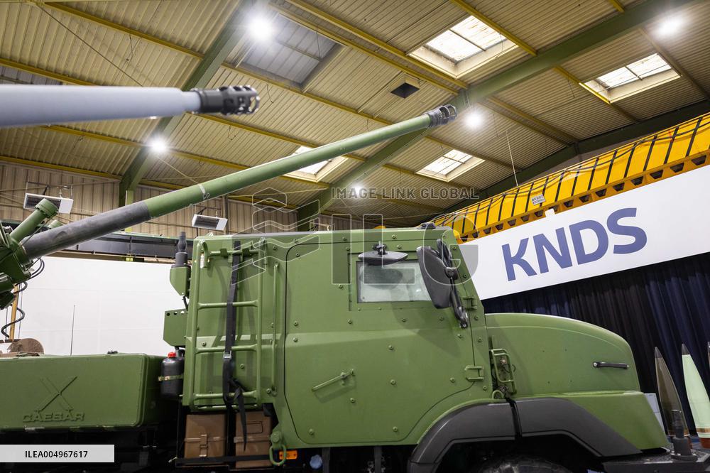 Illustrations of the military defence system supplier KNDS - Versailles AJ