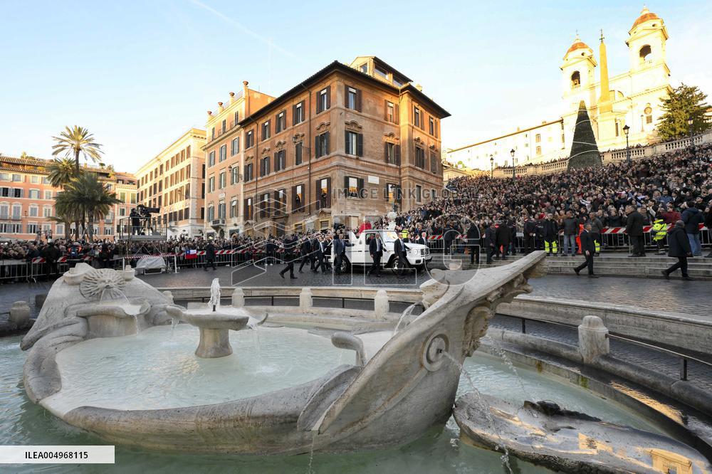Pope Leo XIV's Traditional Homage To The Immaculate Conception - Rome