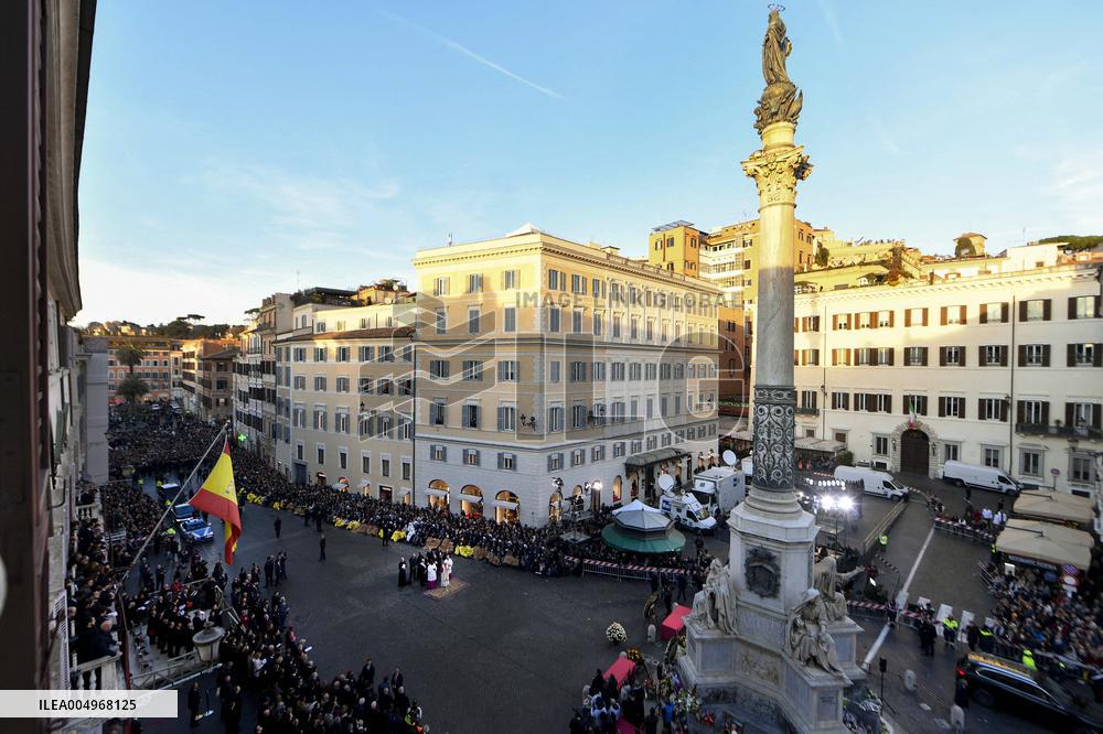 Pope Leo XIV's Traditional Homage To The Immaculate Conception - Rome