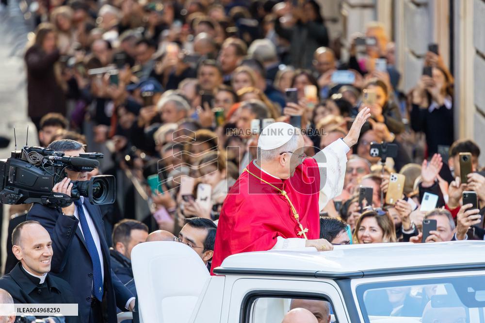 Pope Leo XIV's Traditional Homage To The Immaculate Conception - Rome