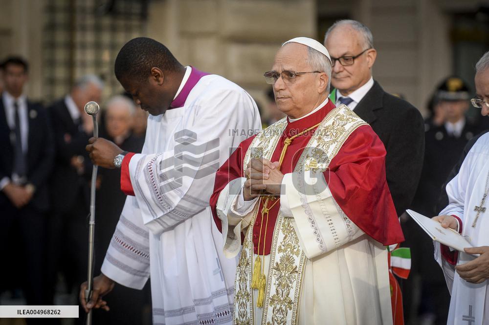 Pope Leo XIV's Traditional Homage To The Immaculate Conception - Rome
