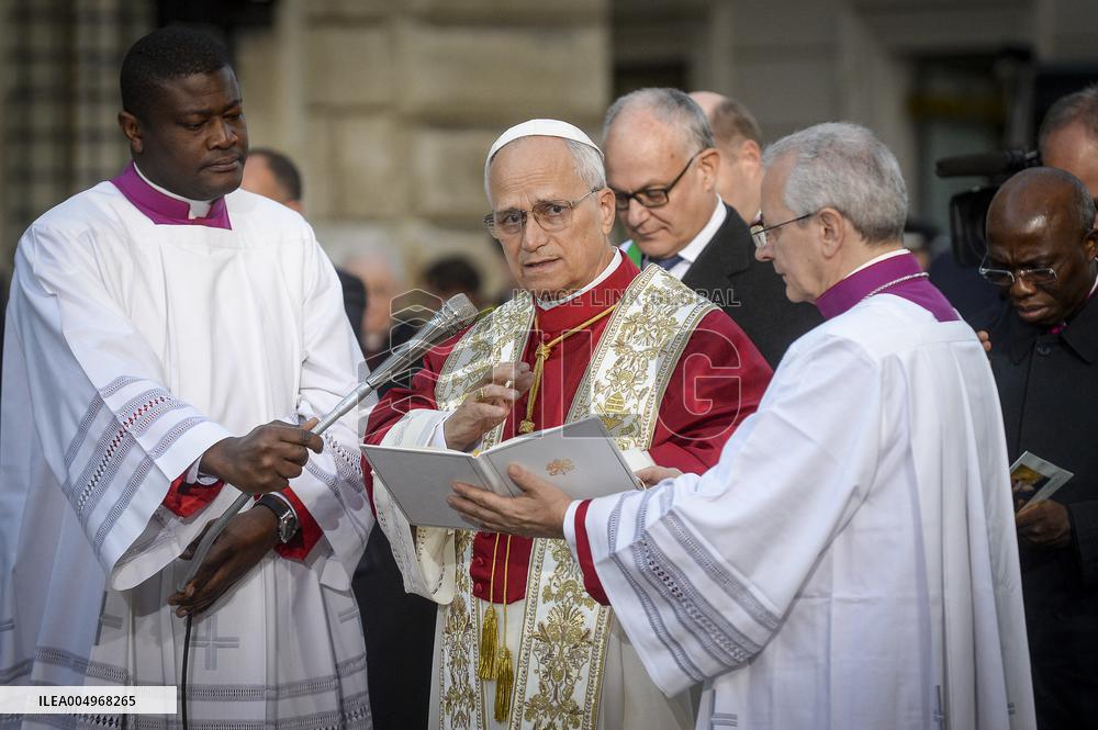Pope Leo XIV's Traditional Homage To The Immaculate Conception - Rome