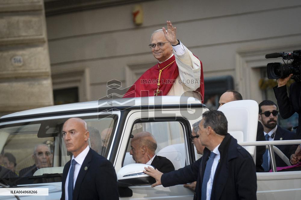 Pope Leo XIV's Traditional Homage To The Immaculate Conception - Rome