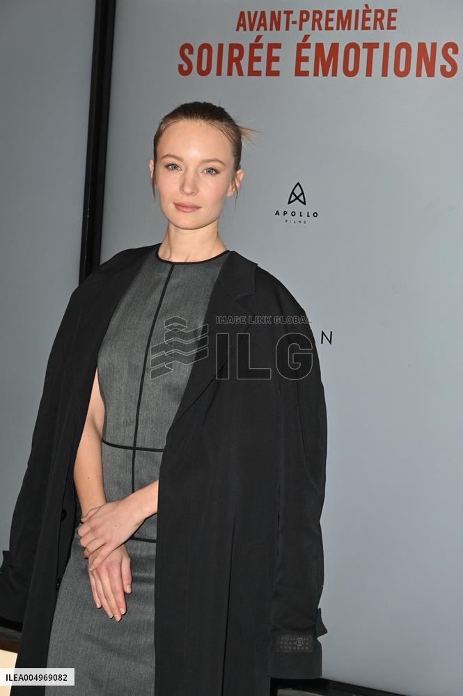 Louise Premiere - Paris