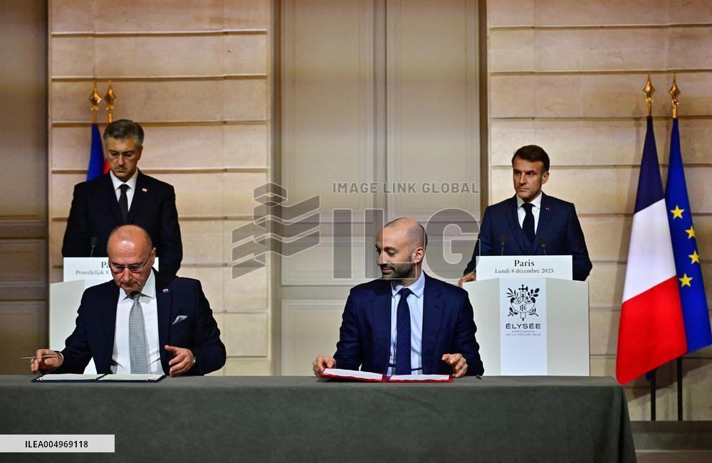 President Macron And PM Plenkovic Signing Ceremony - Paris