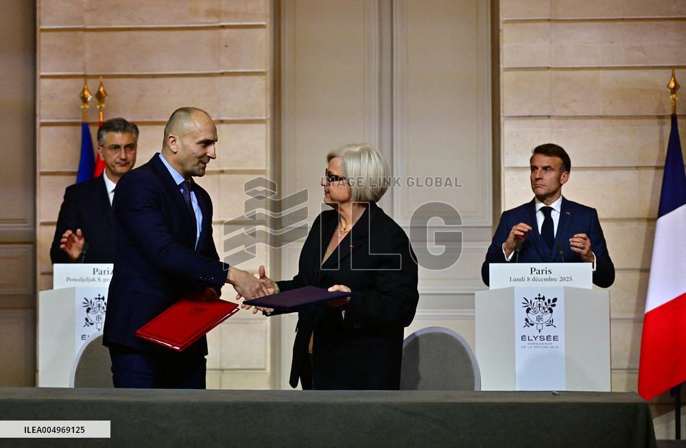 President Macron And PM Plenkovic Signing Ceremony - Paris