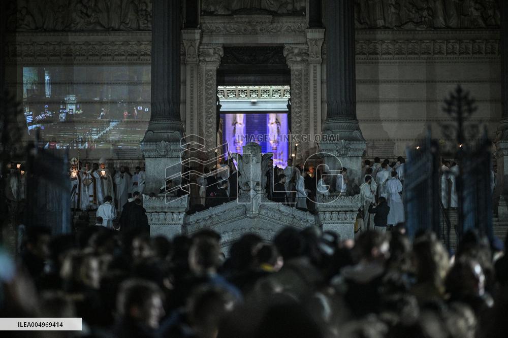 Religious Procession During Fete Des Lumieres 2025 - Lyon