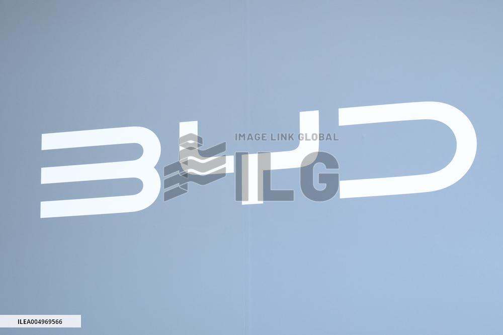 BYD (China) Signboard and Logo