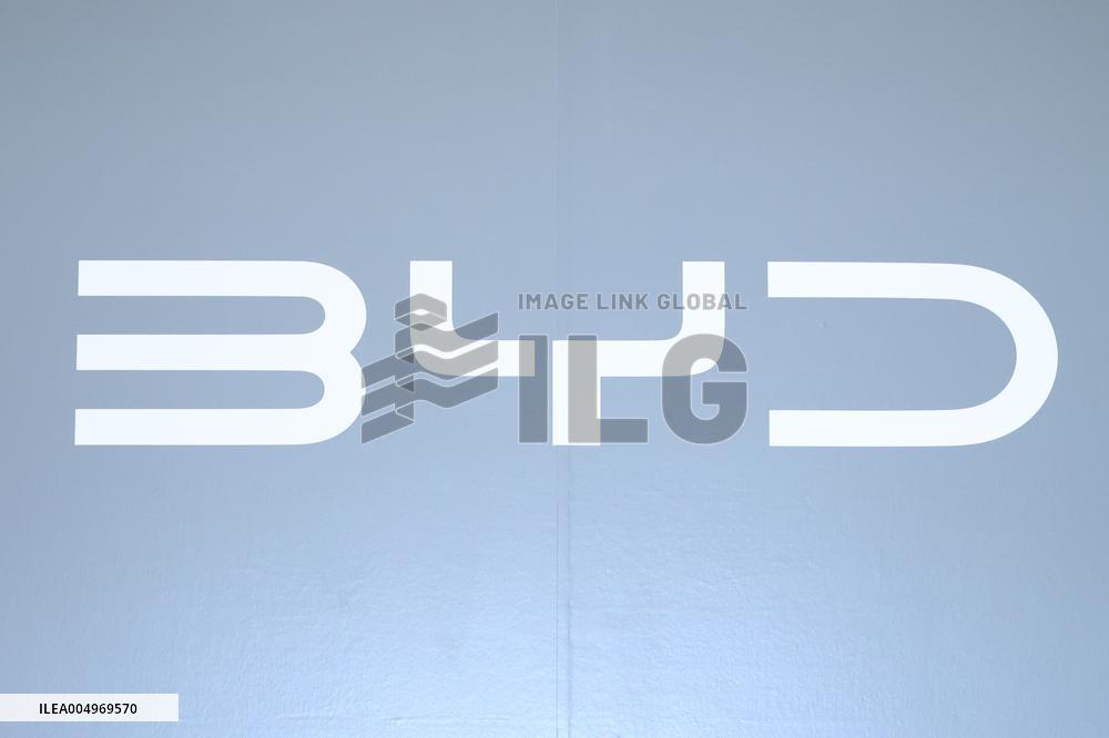 BYD (China) Signboard and Logo
