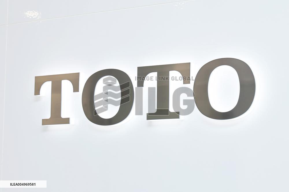 TOTO sign and logo