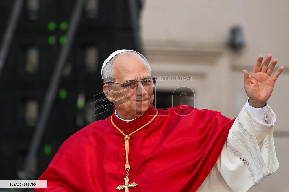 Pope Leo XIV's Traditional Homage To The Immaculate Conception - Rome