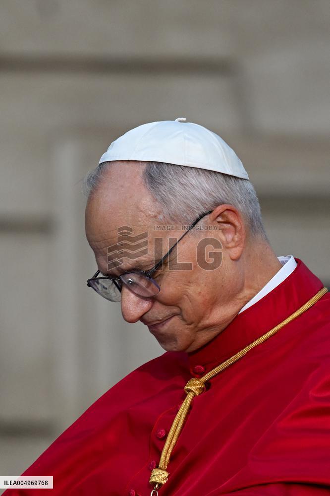 Pope Leo XIV's Traditional Homage To The Immaculate Conception - Rome