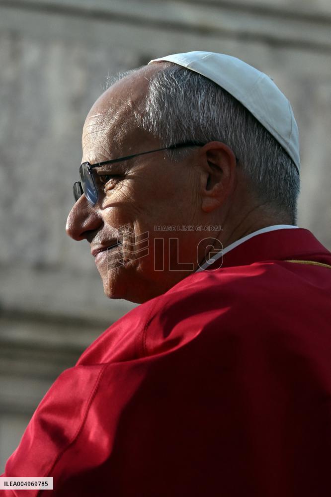 Pope Leo XIV's Traditional Homage To The Immaculate Conception - Rome