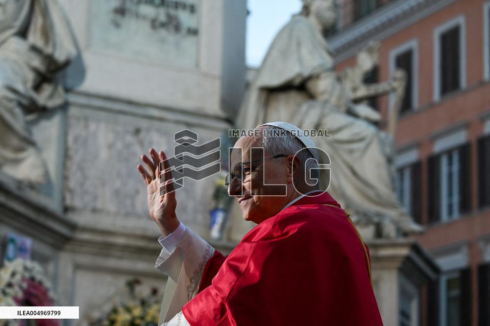 Pope Leo XIV's Traditional Homage To The Immaculate Conception - Rome