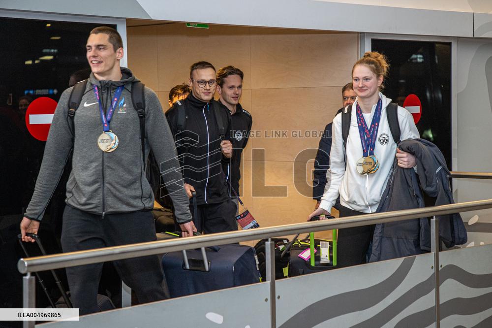Estonian swimming team arrived at Tallinn Airport