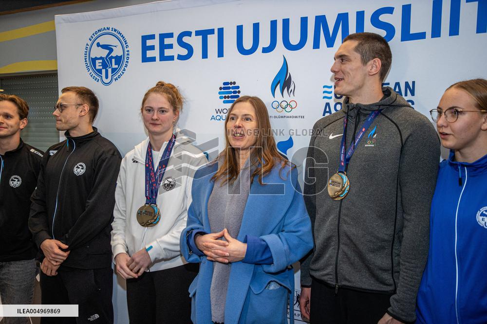 Estonian swimming team arrived at Tallinn Airport