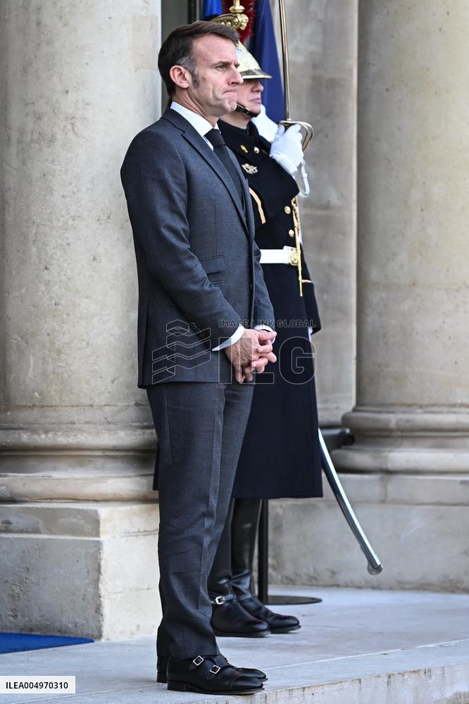 Emmanuel Macron welcomes Romania Nicusor at the Elysee FA