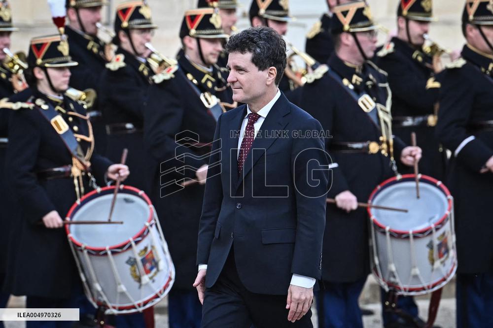 Emmanuel Macron welcomes Romania Nicusor at the Elysee FA
