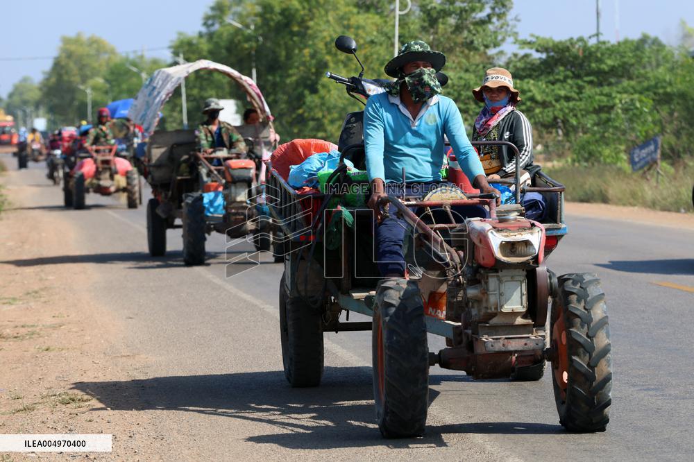 Cambodian Villagers Flee Their Homes Near the Cambodia-Thailand
