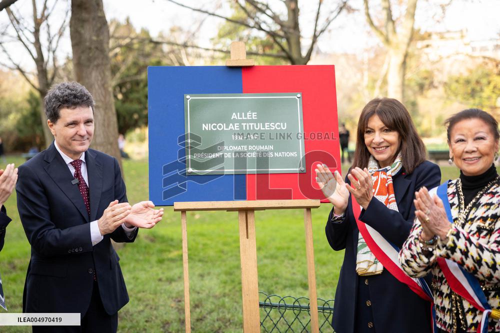 Inauguration of the Nicolae Titulescu walkway by Anne Hidalgo and the President of Romania - Paris AJ