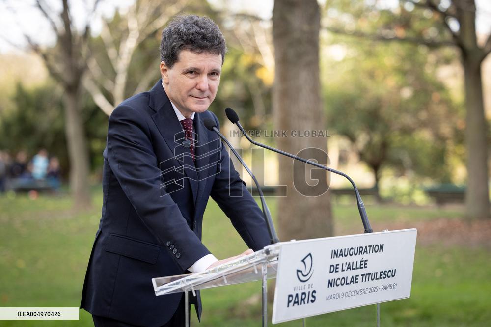 Inauguration of the Nicolae Titulescu walkway by Anne Hidalgo and the President of Romania - Paris AJ