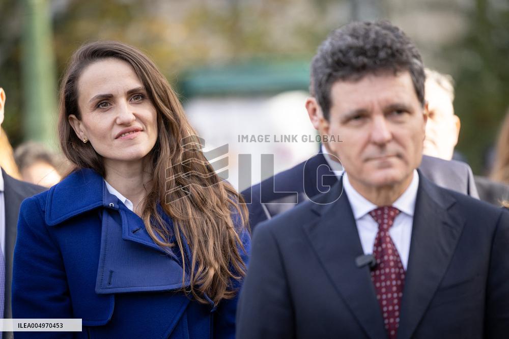 Inauguration of the Nicolae Titulescu walkway by Anne Hidalgo and the President of Romania - Paris AJ