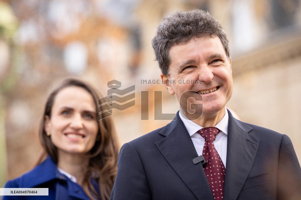 Inauguration of the Nicolae Titulescu walkway by Anne Hidalgo and the President of Romania - Paris AJ