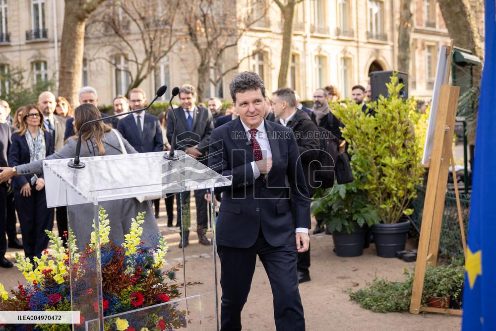 Inauguration of the Nicolae Titulescu walkway by Anne Hidalgo and the President of Romania - Paris AJ