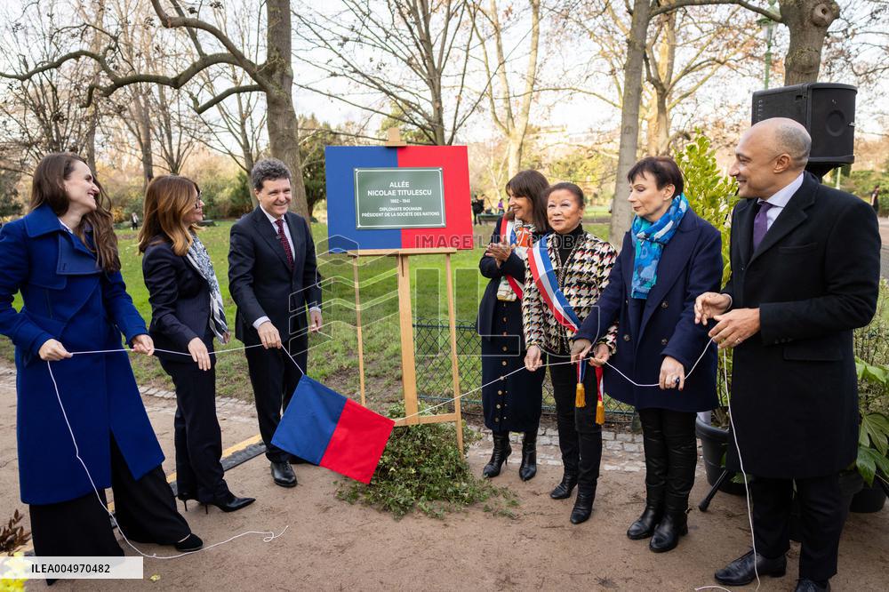 Inauguration of the Nicolae Titulescu walkway by Anne Hidalgo and the President of Romania - Paris AJ