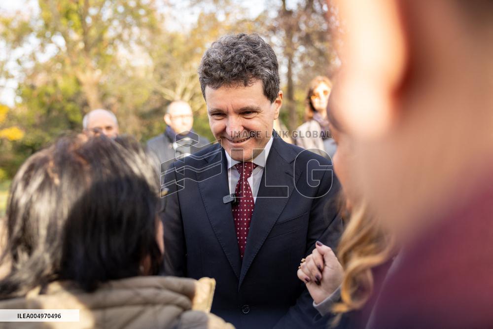 Inauguration of the Nicolae Titulescu walkway by Anne Hidalgo and the President of Romania - Paris AJ