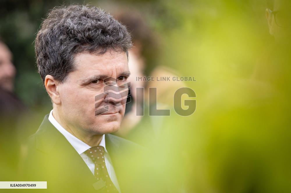 Inauguration of the Nicolae Titulescu walkway by Anne Hidalgo and the President of Romania - Paris AJ