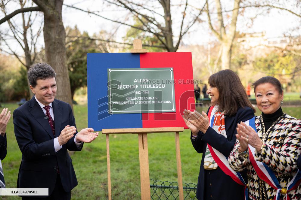 Inauguration of the Nicolae Titulescu walkway by Anne Hidalgo and the President of Romania - Paris AJ