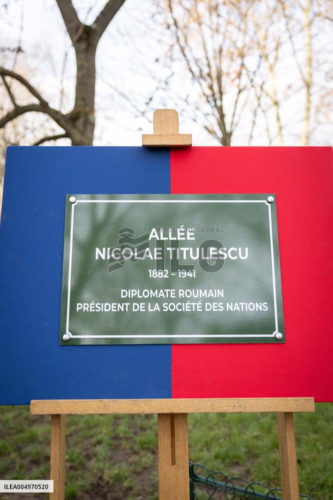 Inauguration of the Nicolae Titulescu walkway by Anne Hidalgo and the President of Romania - Paris AJ