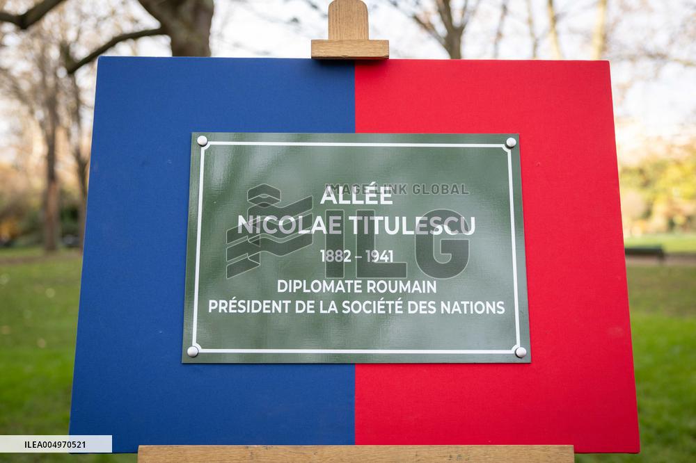 Inauguration of the Nicolae Titulescu walkway by Anne Hidalgo and the President of Romania - Paris AJ
