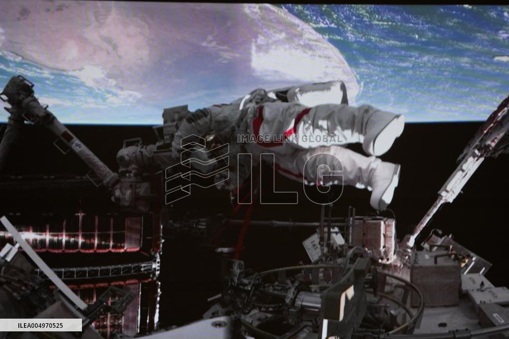 FOCUS | Shenzhou-21 astronauts complete first series of extravehicular activities