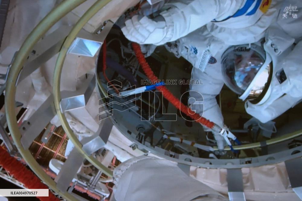 FOCUS | Shenzhou-21 astronauts complete first series of extravehicular activities